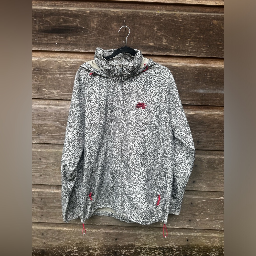 Nike Black and White Patterned wind beaker